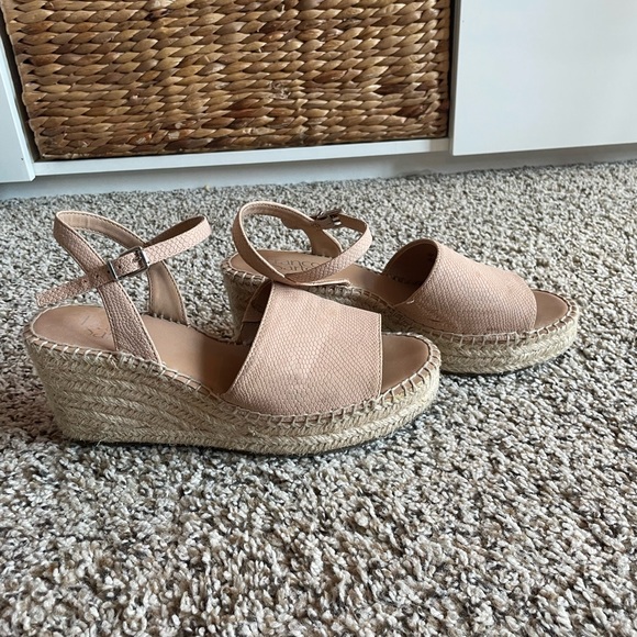 Beige/Pink snakeskin wedge heels - Picture 5 of 5